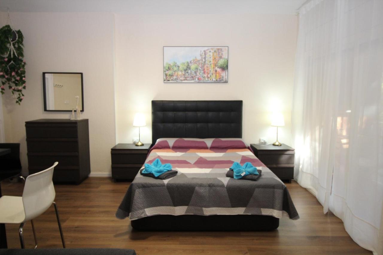 Urgel Habitaciones Барселона Экстерьер фото