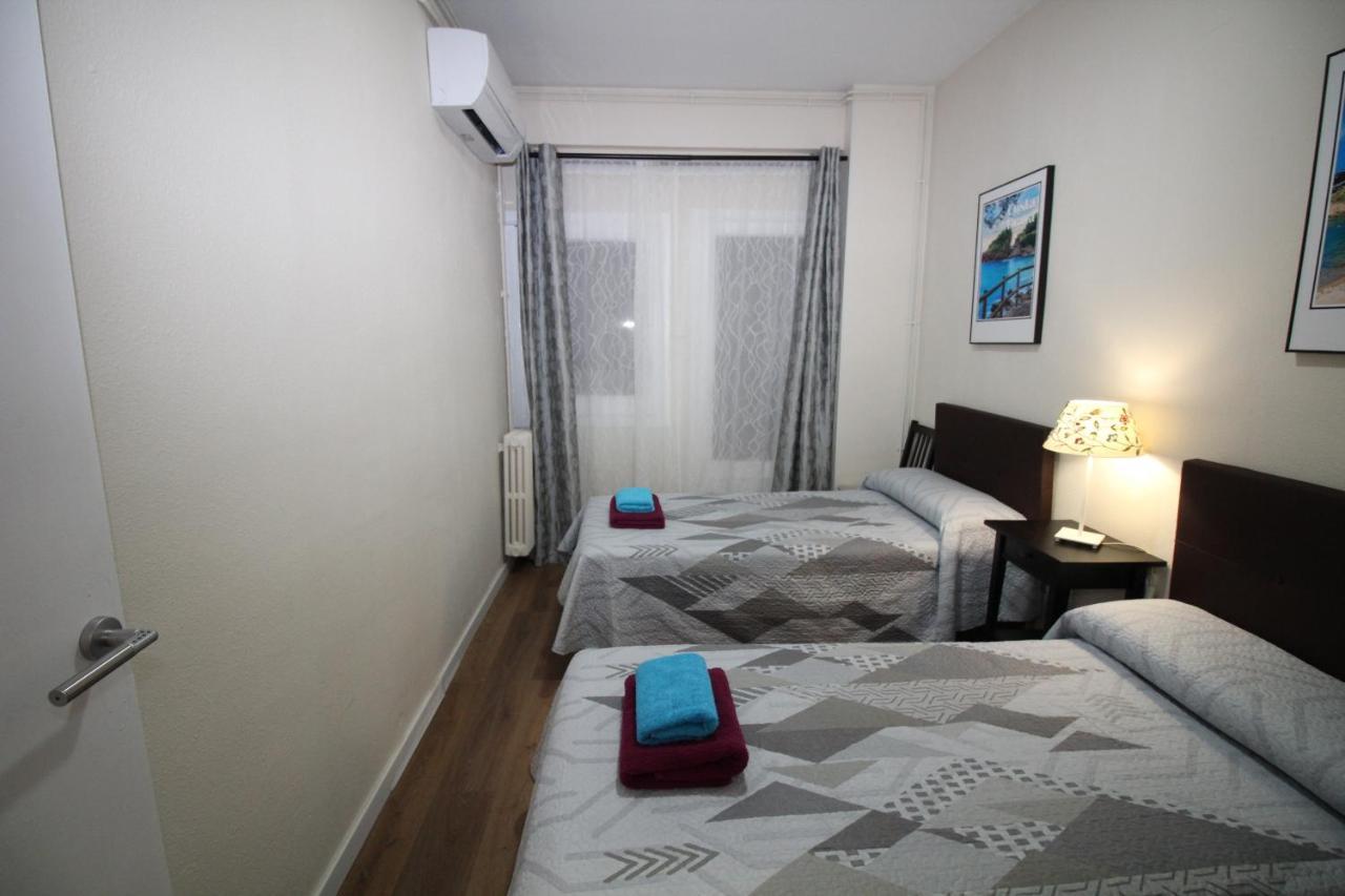 Urgel Habitaciones Барселона Экстерьер фото